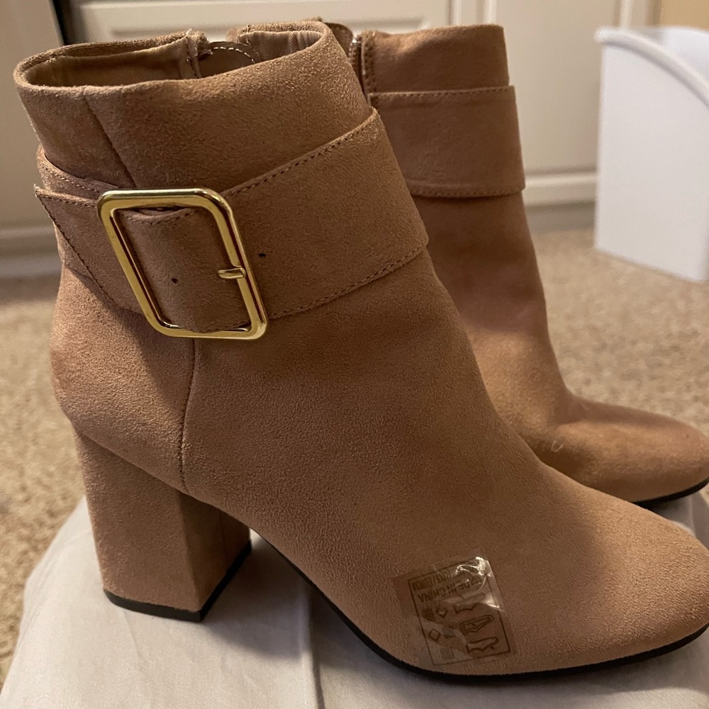 Tan faux suede ankle Boots, Qupid bouq brand, size 7, NWT. Generous ankle room!